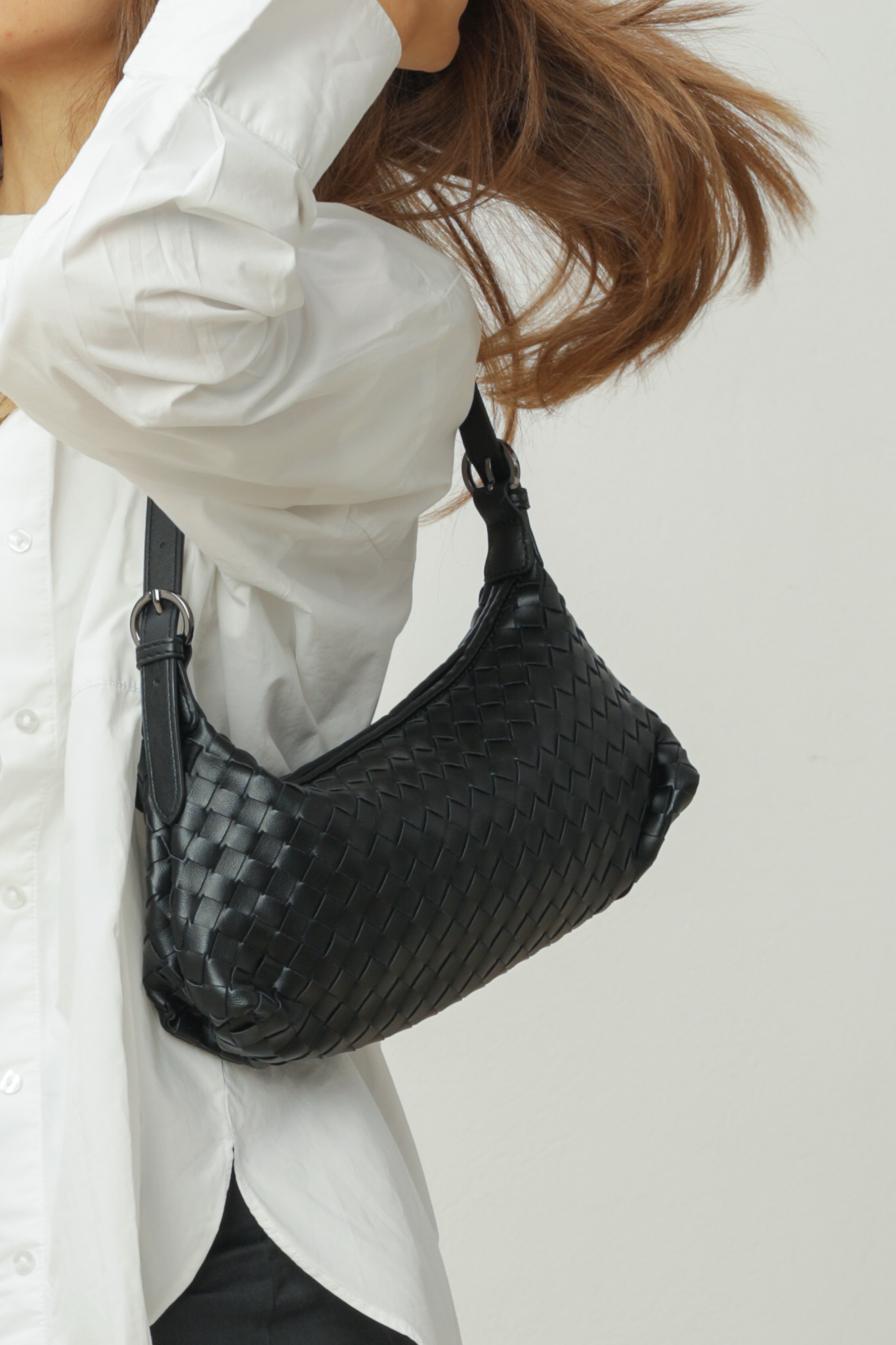 ●Fallett● Vegan leather baguette bag black FA2403BG11BK Baguette Chain Midi Leather Black | Fendi